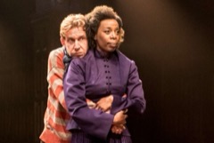 Paul Thornley (Ron Weasley) and Noms Dumezweni (Hermione Granger). Photo by Manuel Harlan (from the official website)