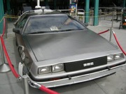 Delorean outside the attraction (April 2006)