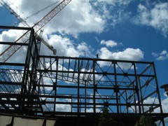 The mammoth construction has arrived at roof level (April 2014, photo by John Brandt, with thanks)